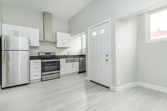 131 Columbia St, Unit 1 in Cambridge, MA - Foto de edificio - Building Photo