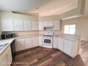 10487 Blythville Rd in Spring Hill, FL - Building Photo - Building Photo