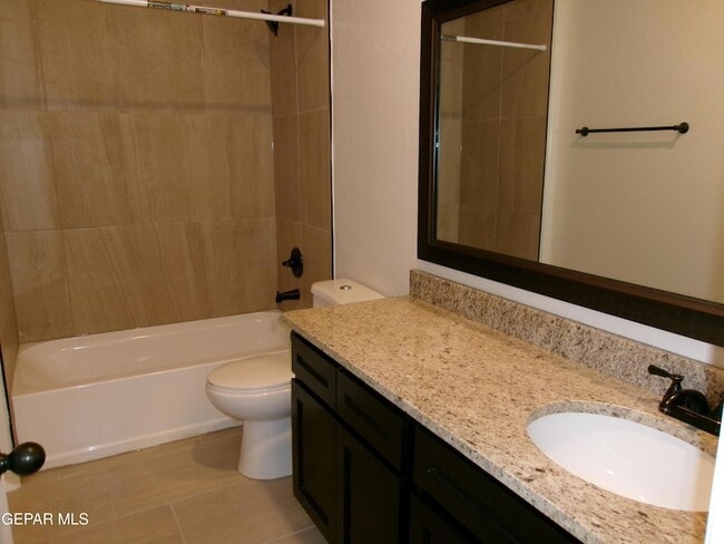118 Tierra Vista Dr in Santa Teresa, NM - Building Photo - Building Photo