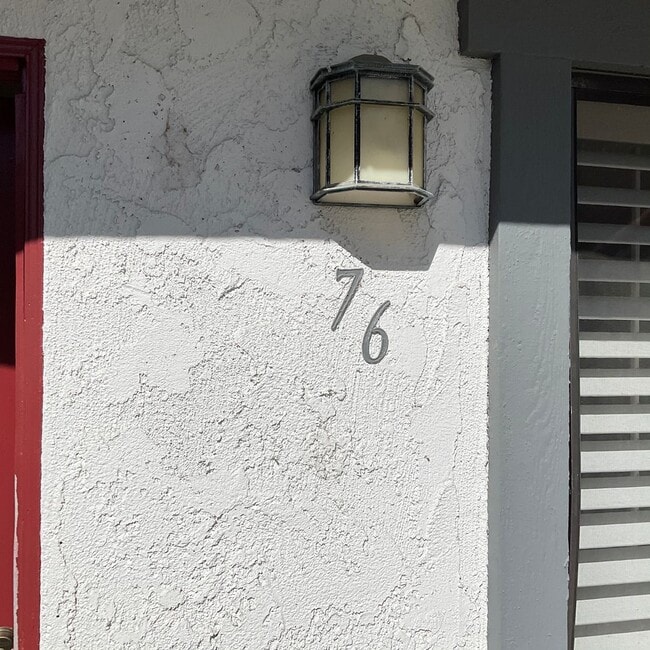 1910 W Palmyra Ave in Orange, CA - Building Photo - Building Photo