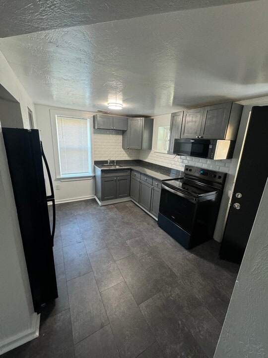 1272 Union St, Unit 1272 rear in Bridgeville, PA - Building Photo