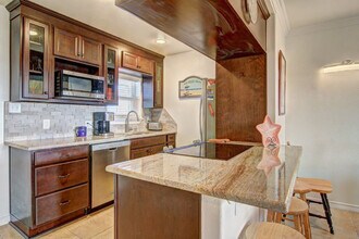 602 Sea Breeze Ln in Port Aransas, TX - Building Photo - Building Photo