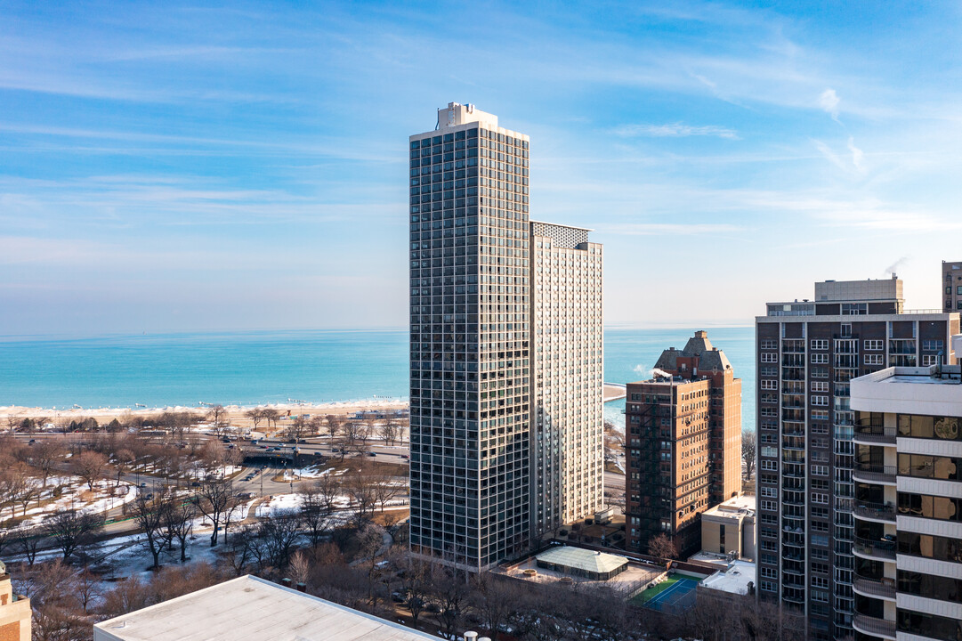 1555 N Astor St in Chicago, IL - Foto de edificio