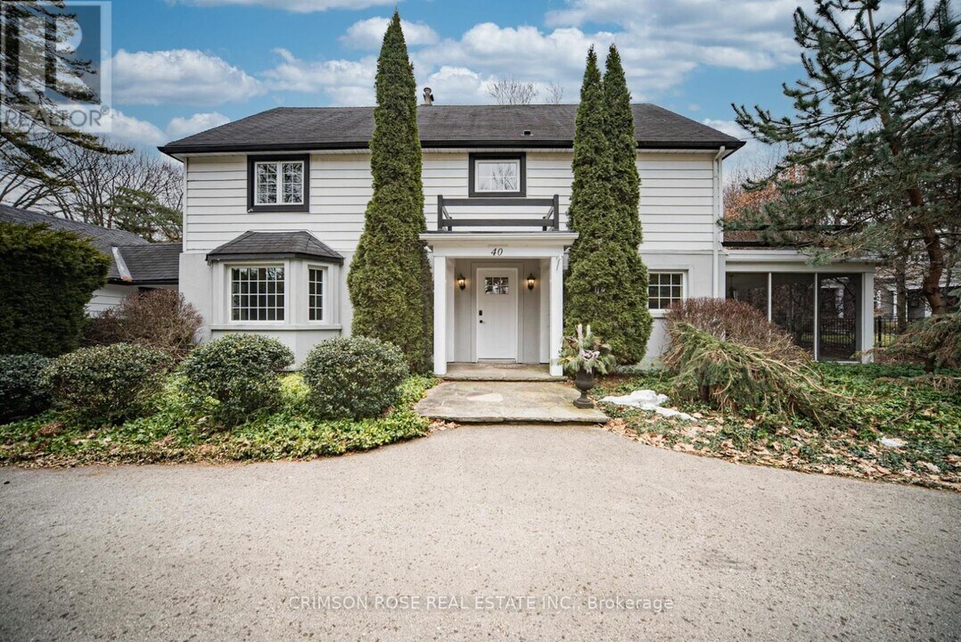 40 Birch Hill Ln in Oakville, ON - Building Photo