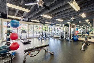 4750 N Central Ave, Unit 4H in Phoenix, AZ - Foto de edificio - Building Photo