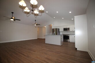 205 Lindburgh Dr in Waynesboro, VA - Building Photo - Building Photo