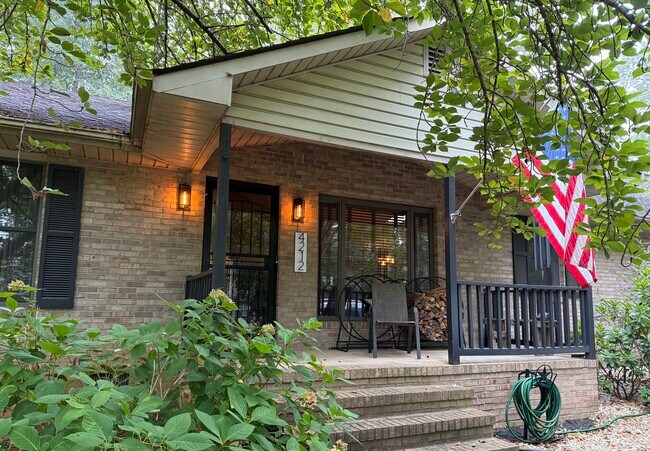 property at 4212 Lakeview Pkwy