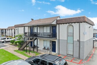 Tierra Bella in Houston, TX - Building Photo - Building Photo