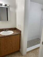 6250 Bird Rd in Miami, FL - Building Photo - Building Photo