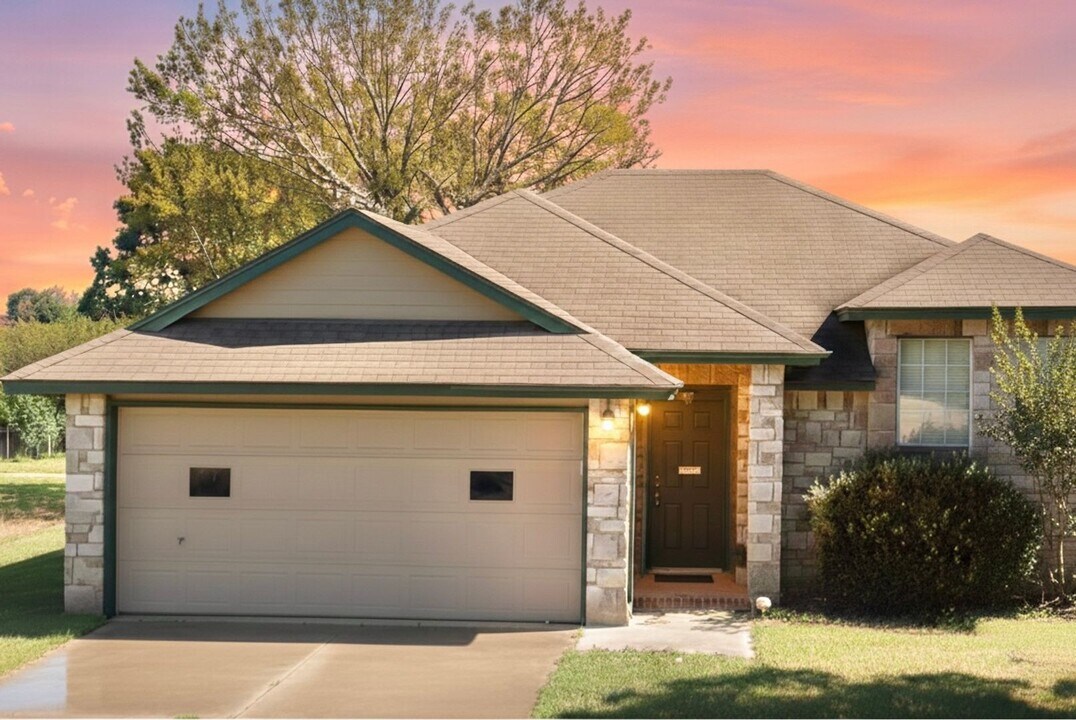 2404 Henry Dr in Killeen, TX - Foto de edificio