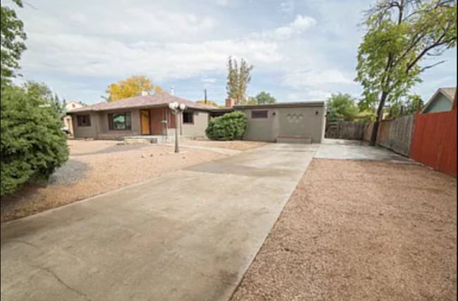 property at 430 N 16th St