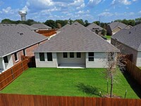 7013 English Elm Trl in McKinney, TX - Foto de edificio - Building Photo