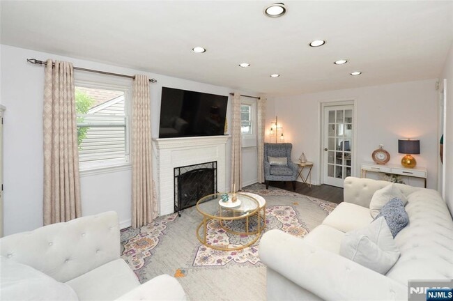 23-10 Cambridge Rd in Fair Lawn, NJ - Building Photo - Building Photo