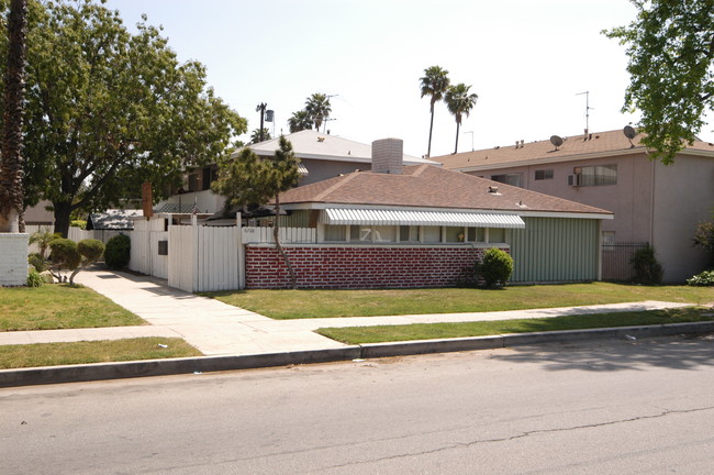 6708 Whitsett Ave in North Hollywood, CA - Building Photo - Building Photo