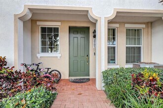 2705 SW 119th Way in Miramar, FL - Foto de edificio - Building Photo