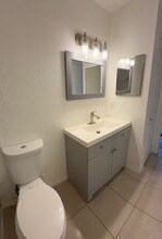 5005 Eastwood Dr in Fort Pierce, FL - Foto de edificio - Building Photo