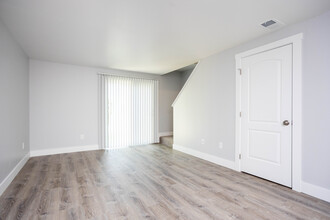 Woodridge Apartments in Galloway, OH - Foto de edificio - Interior Photo