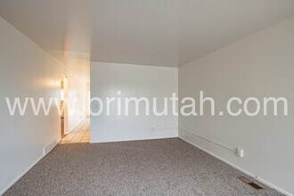 4467 S Albright Dr in Salt Lake City, UT - Building Photo - Building Photo