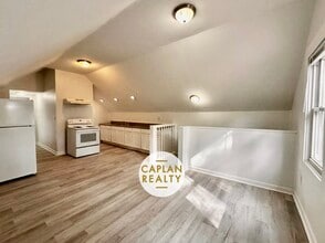 2 Derby Ave, Unit 3 in New Haven, CT - Building Photo - Building Photo