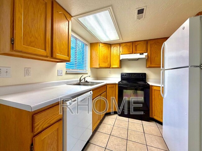 326 Fenton Ave in South Salt Lake, UT - Building Photo - Building Photo