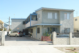 1148 N Westmoreland Ave in Los Angeles, CA - Building Photo - Building Photo