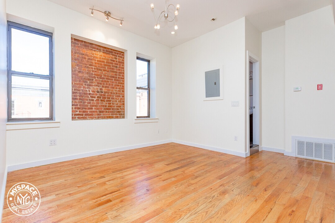 591 Franklin Ave-Unit -2 in Brooklyn, NY - Building Photo