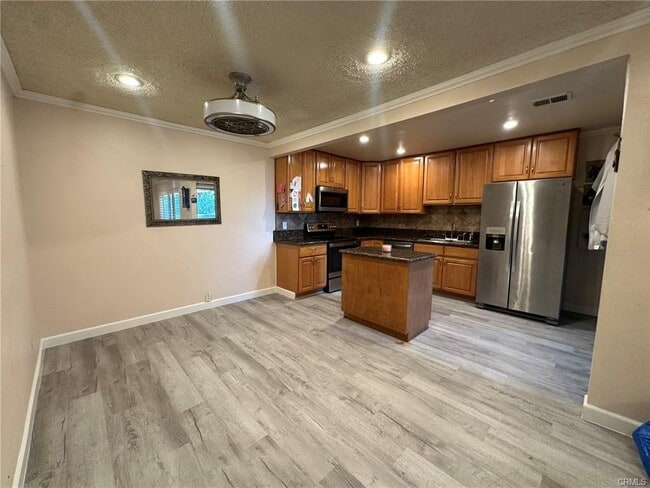 18512 Mayall St in Los Angeles, CA - Building Photo - Building Photo