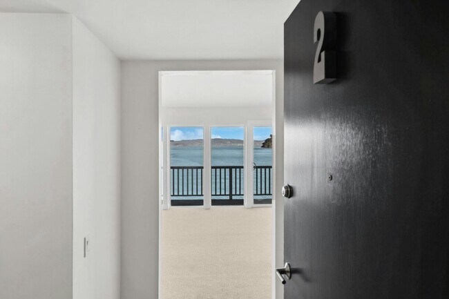 2038 Paradise Dr in Tiburon, CA - Building Photo - Building Photo