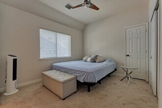 18 Wyckham Cir in The Woodlands, TX - Building Photo - Building Photo