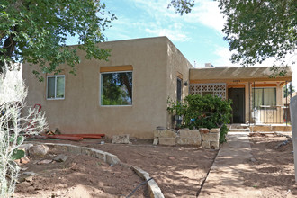 2115 Gold Ave SE in Albuquerque, NM - Building Photo - Building Photo