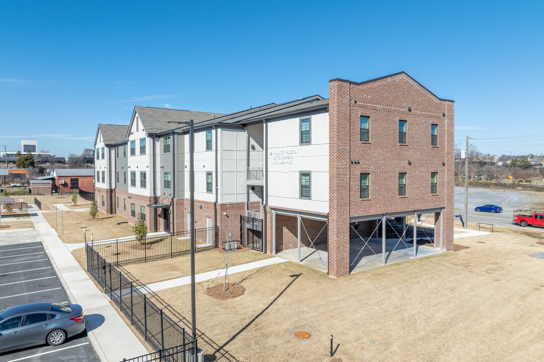 Central City Apartments in Macon, GA - Building Photo