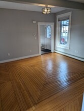 264 Elm St, Unit 1 in Biddeford, ME - Foto de edificio - Building Photo