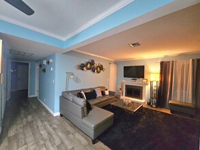 1701 E Katie Ave in Las Vegas, NV - Building Photo - Building Photo