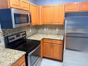 1325 Lyonshire Dr in Zephyrhills, FL - Building Photo - Building Photo