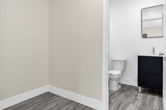 2451 NW 21st St in Fort Lauderdale, FL - Building Photo - Building Photo