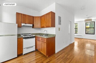 10 Fort Greene Pl in Brooklyn, NY - Building Photo - Building Photo