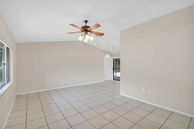 5371 Falling Water Dr in Orlando, FL - Building Photo - Building Photo