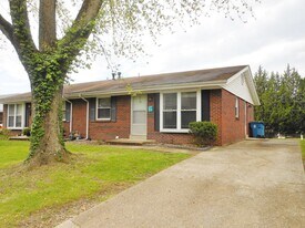 29-30 Manor Dr in Collinsville, IL - Building Photo