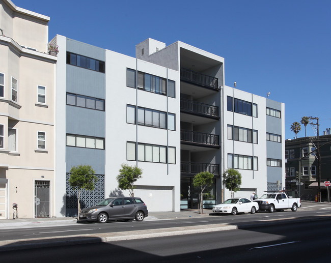 Alamo Apartments in San Francisco, CA - Building Photo - Building Photo