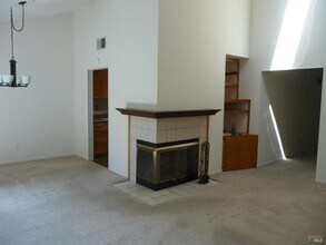 431 Enfrente Rd in Novato, CA - Building Photo - Building Photo