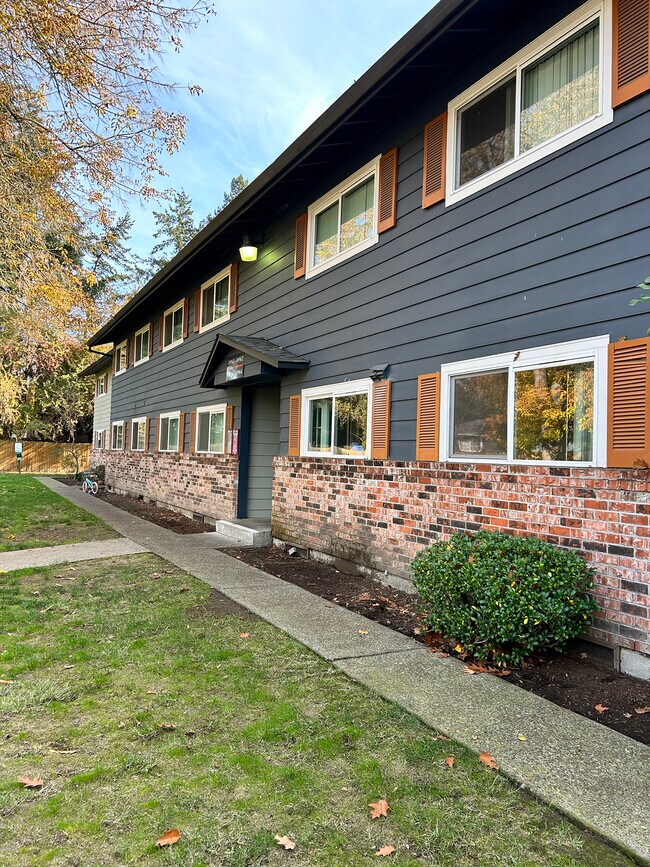 Parkbrook Apartment Homes in Beaverton, OR - Building Photo - Building Photo