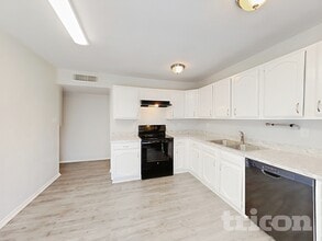 7541 Christie Ln in Dallas, TX - Building Photo - Building Photo