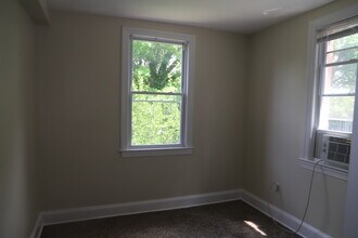 4424 foote st ne, Unit #2 in Washington, DC - Foto de edificio - Building Photo