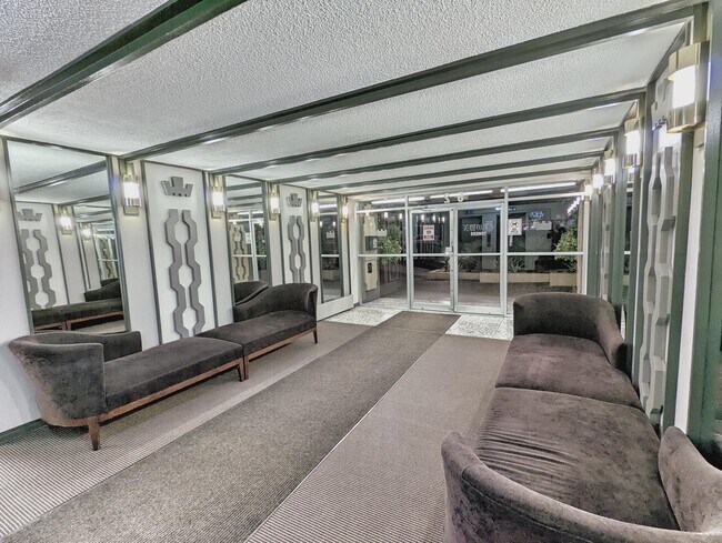 52 4th St, Unit 52 4th Street in New Westminster, BC - Building Photo - Building Photo