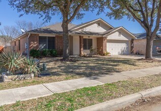 2078 Buckley Ln in Round Rock, TX - Building Photo - Building Photo