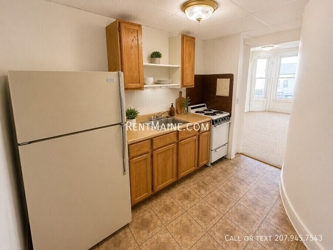 329 Union St in Bangor, ME - Building Photo - Building Photo