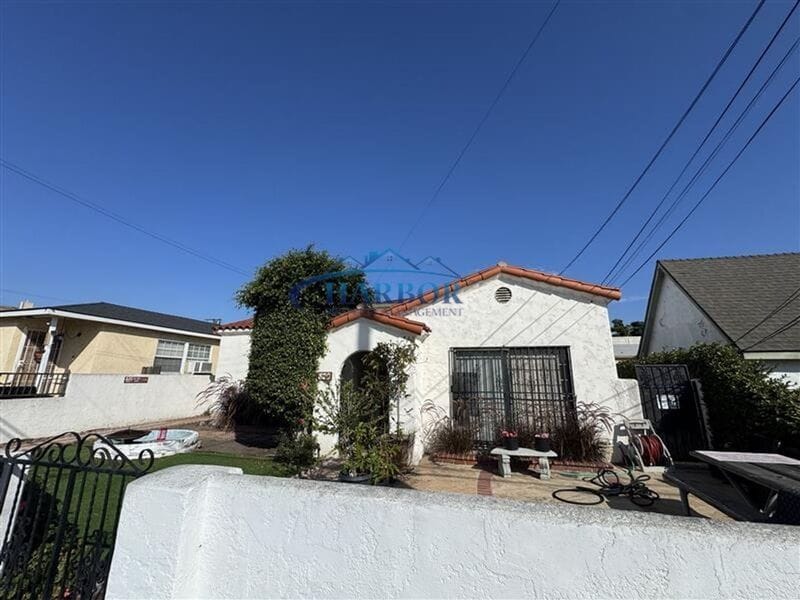 820 W 1st St in Los Angeles, CA - Foto de edificio