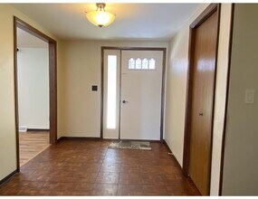 920 Knottingham Dr in Ottawa, IL - Building Photo - Building Photo