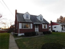 921 Cambridge Ave in Bethlehem, PA - Building Photo