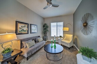 18504 W Paradise Ln in Surprise, AZ - Building Photo - Building Photo